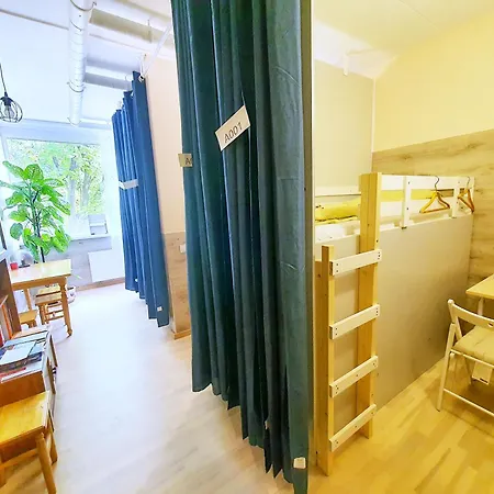 Tokyo Vibes - Private Sleeping Pods Hostel, Self Check-in Auberge de jeunesse Vilnius