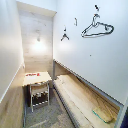 Tokyo Vibes - Private Sleeping Pods Hostel, Self Check-in Hostal *