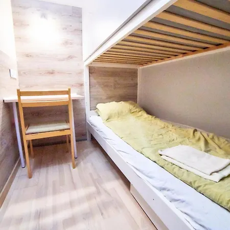 Tokyo Vibes - Private Sleeping Pods Hostel, Self Check-in Hostal Vilna