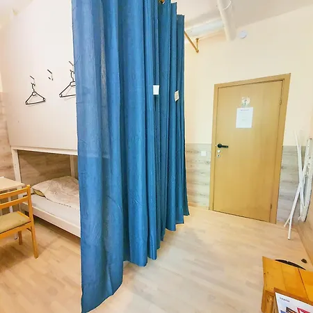 Tokyo Vibes - Private Sleeping Pods Hostel, Self Check-in *