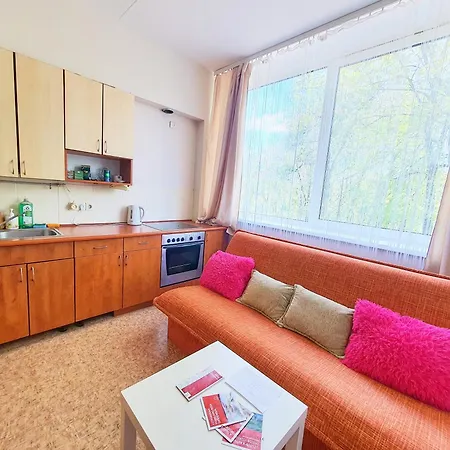 Tokyo Vibes - Private Sleeping Pods Hostel, Self Check-in Хостел Вильнюс