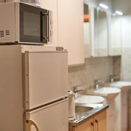 Tokyo Vibes - Private Sleeping Pods Hostel, Self Check-in