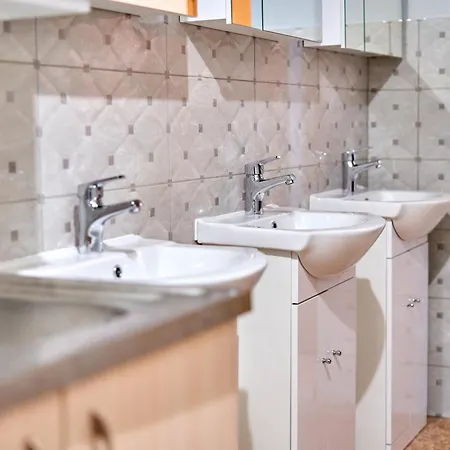 Tokyo Vibes - Private Sleeping Pods Hostel, Self Check-in Хостел *