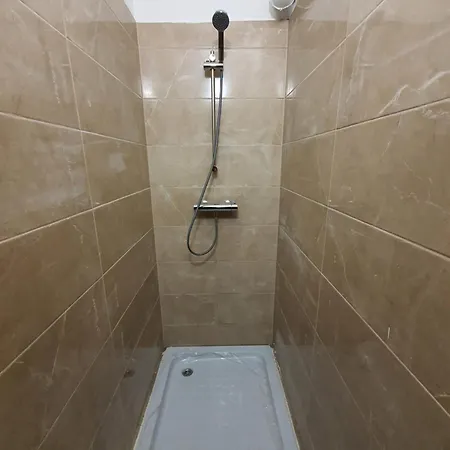 Hostal Tokyo Vibes - Private Sleeping Pods Hostel, Self Check-in Vilna