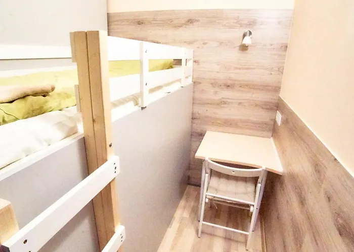Tokyo Vibes - Private Sleeping Pods Hostel, Self Check-in Hostel *