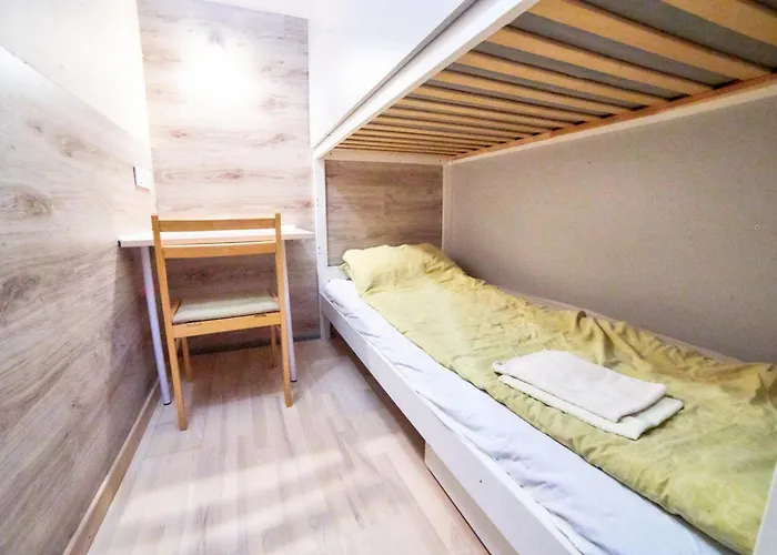 Tokyo Vibes - Private Sleeping Pods Hostel, Self Check-in Hostel Vilnius