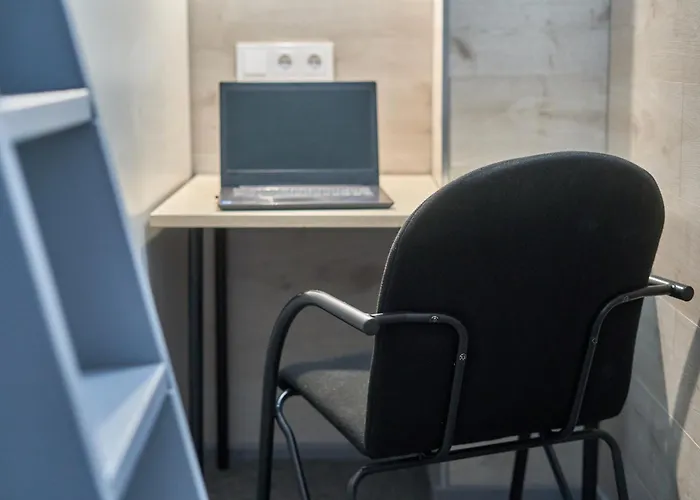 Tokyo Vibes - Private Sleeping Pods Hostel, Self Check-in