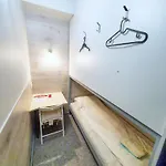 Tokyo Vibes - Private Sleeping Pods Hostel, Self Check-in אכסניה *