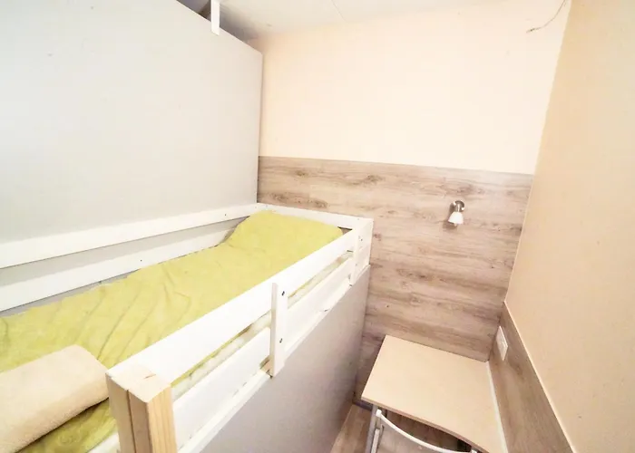 Hostal Tokyo Vibes - Private Sleeping Pods Hostel, Self Check-in Vilna