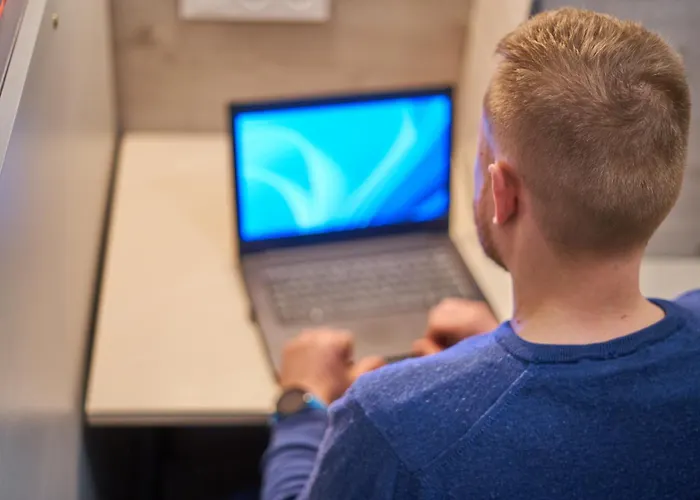 Tokyo Vibes - Private Sleeping Pods Hostel, Self Check-in Vilna